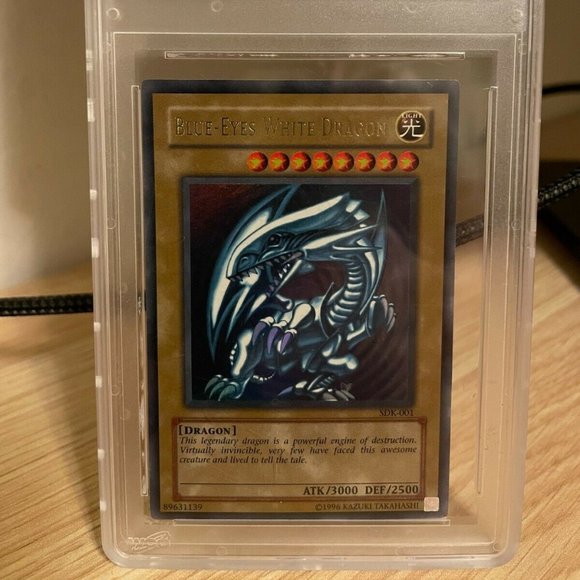 Yu-Gi-Oh! TCG Blue-Eyes White Dragon #SDK-001 WCG 9 Mint - Picture 2 of 4